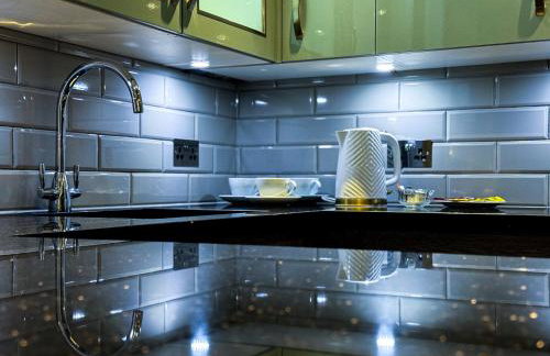 Luxurious 3Bed House with Spa Bath & Garden - Foto 33