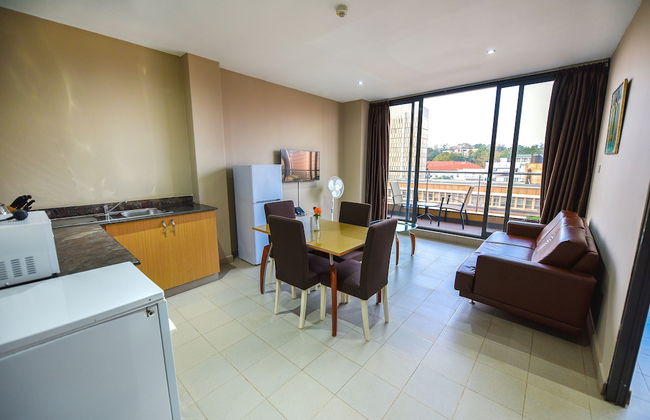 Boulevard Suites - Photo 19