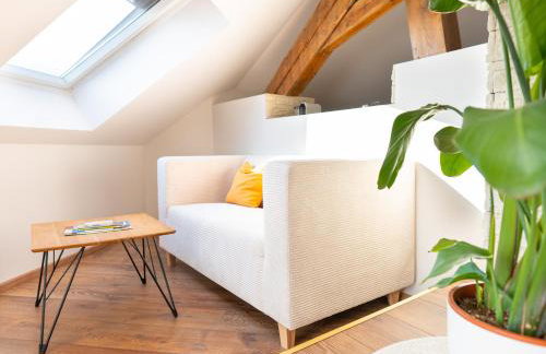 GreenTreeHomes - Penthouse Oak - Photo 9