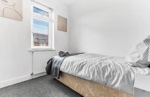 Relaxing 3 Bedroom Stay with Private TVs Near Ashby - Foto 22