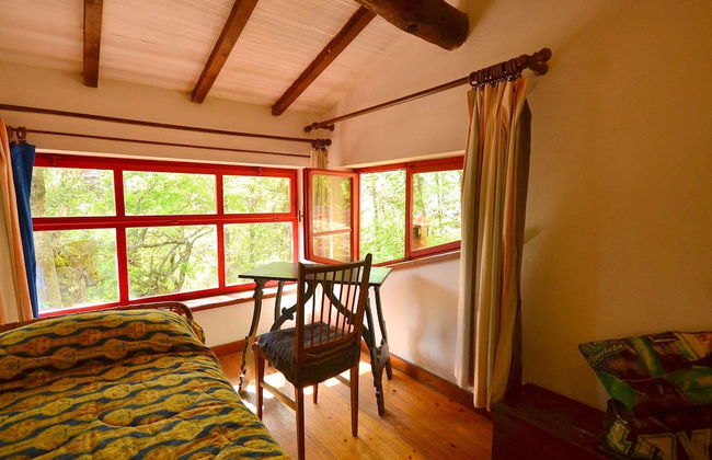 Spacious Home With Shared Pool - Photo 13