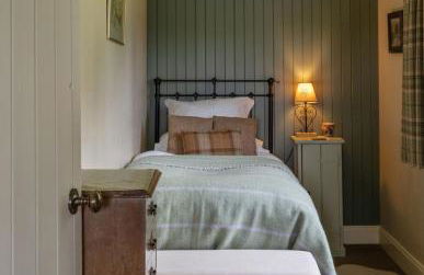 Brachkashie Cottage, Loch Knockie - Photo 7