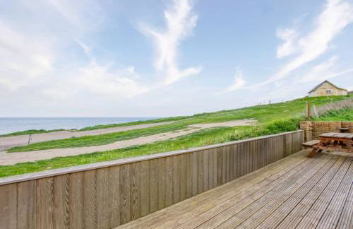 Beautiful Seaside Holiday Home - Photo 15