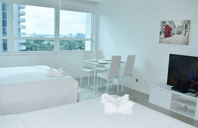 Castle Beach Club Apartments - Photo 7