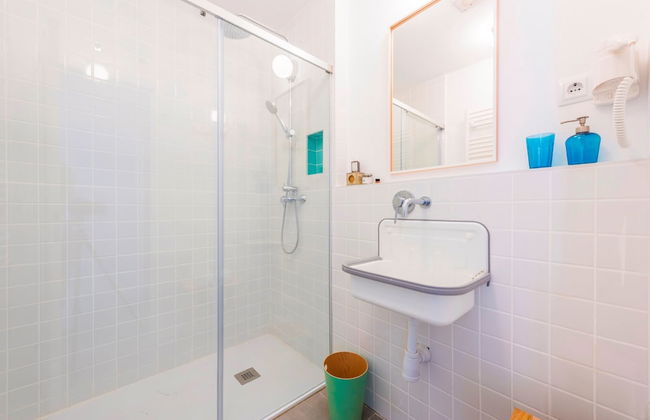 Be Mate Gran Vía Suites - Photo 73