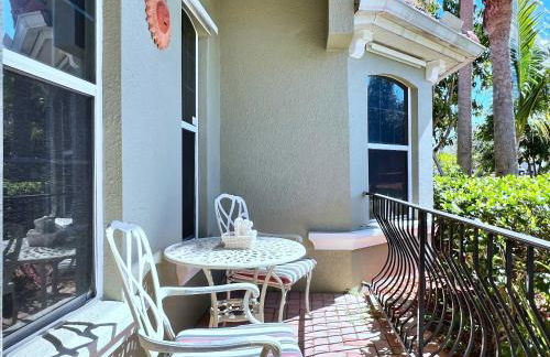 Lovely Lakeside 4-Bed Pool Home at Villa Sol-3125 - Foto 3