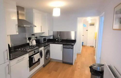 2 Bedroom Victorian Garden Flat - Foto 3