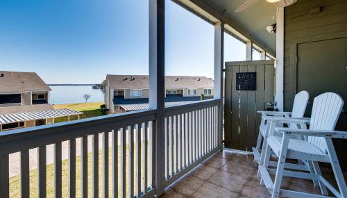 Steps to Lake Conroe! Condo with Balcony and Views - Foto 3