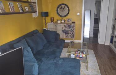 LUXURY One BEDROOM FLAT - Photo 3