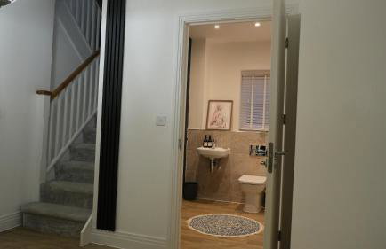 Spacious 5 Bed Home with a Cinema Room, Open Plan Living - Foto 17