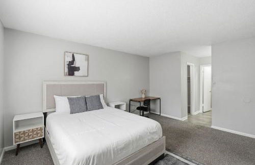 Modern 2BR Retreat Near Stone Mountain - Foto 3