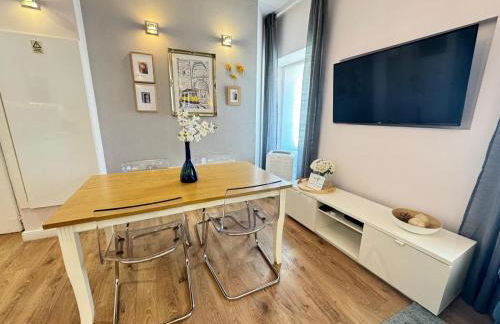 Charming Historic Lisbon Bairro Alto Apartment - Photo 13