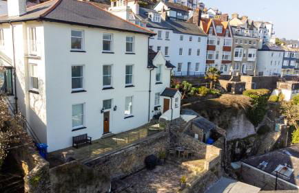 Riverside Apartment with Stunning Views & Patio - Foto 30