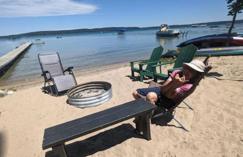 Crystal Lake Paradise - Gorgeous Lakefront Luxury! - Photo 6