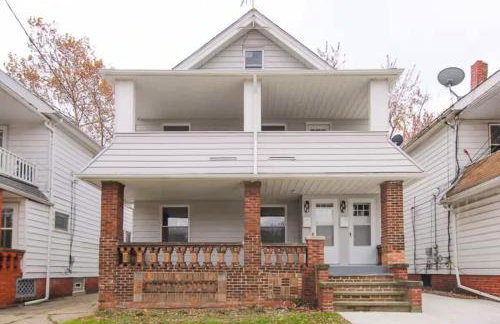 Bright 2BR South Hills - Old Brooklyn Home - Foto 6