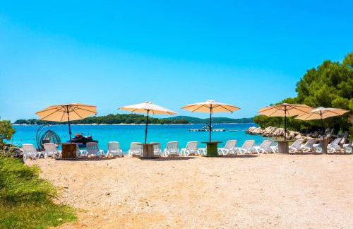 Cozy and Chic Little House with pool Ivinj - 4 - Foto 19