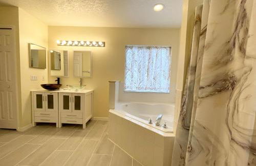 Fully Renovated, Quiet, Spacious Disney Themed Pool Home with Office - Foto 14