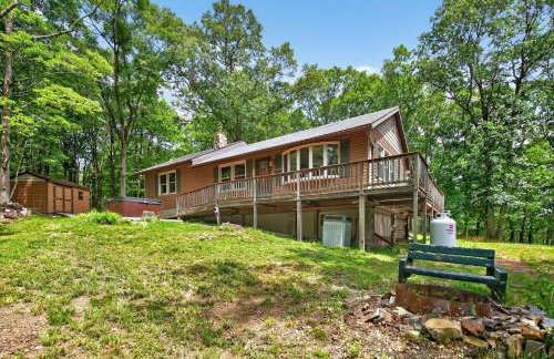 20 acres w Private Pavilion, Fireplace & Fire Pit - Foto 42