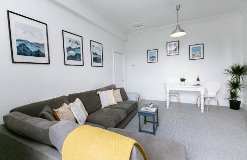 Spacious Apartment, Free Parking, Central Location Near To Uni, Hospital, Town - Foto 3