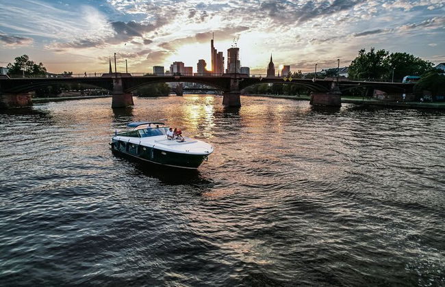 Yacht Tour in Frankfurt for up to 12 Guests - Photo 6