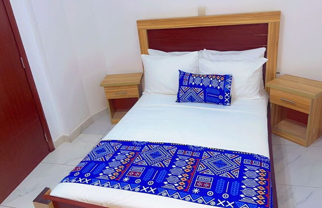 TOURACO SUITE HOTEL BUSINESS - Photo 11