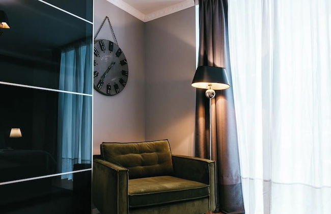 YoHome - Luxury Downtown Apartment - Photo 9