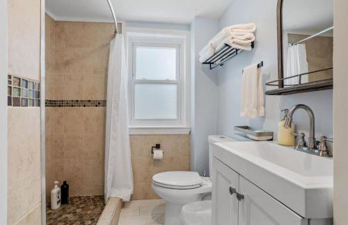 9 Bedroom, 14 Beds House Great for Big Groups Near Boardwalk, Tropicana - Foto 55