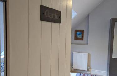 Pencartref Apartment - 4 Bedrooms, 3 Bathrooms, Sleeps 7-8 - Foto 33