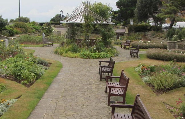 3-bed Homely Modern Caravan in Clacton-on-sea - Foto 13