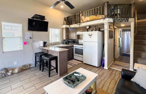 Siren's Adventure Riverfront Cottage! - Foto 43