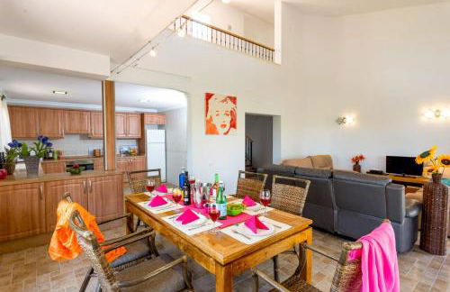 Villa Cabriel by Villa Plus - Photo 36