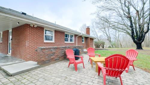 Family-Friendly Blacksburg Retreat with Playground! - Foto 1