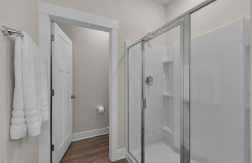 Sea Haven at Serenity - New large home with Golf Cart and game room just mins from Beach! - Foto 9