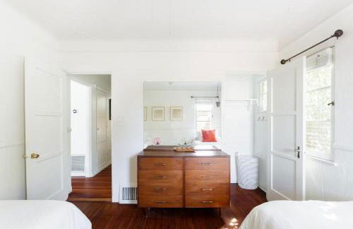 Silver Lake Mid-century Nestled in the Treetops - Foto 23