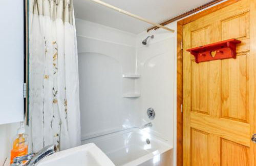 Charming Old Lyme Cottage, Steps to Private Beach! - Foto 16