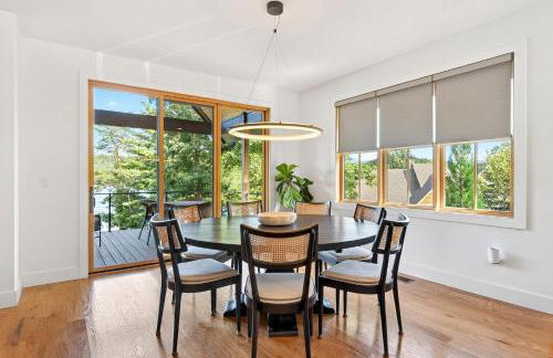 Dockside of the Moon - Photo 16