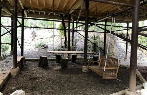 Hobbit Treehouse with Waterfall on the Brazos River for Glamping in Texas - Foto 21