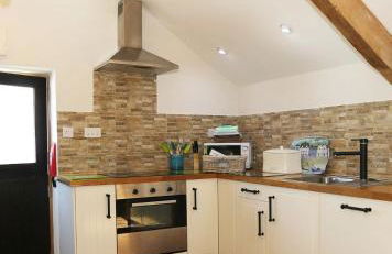 Dolgoy Coach House Loft - Photo 8