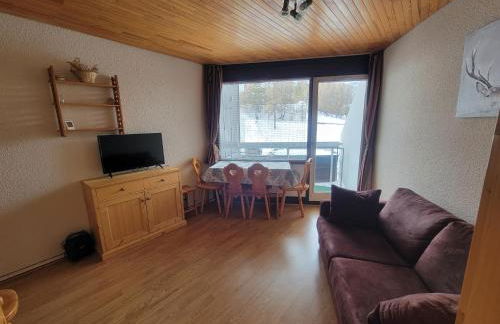 "Miramonte" appartement avec terrasse vue montagne et parking privatif sous-sol, à proximité immédiate des pistes, cœur de Vars les Claux, secteur point show avec commodités et piscine chauffée de plein air - Foto 7