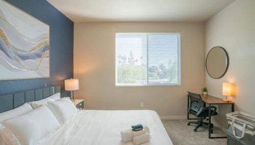 Posh 2BD - Gym, Pool, Parking, W-D - Sleeps 8 - Foto 4