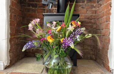 Beehive Cottage - Photo 35