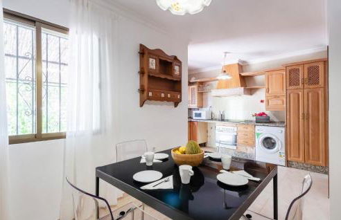 Gorgeous Home In Alhaurin De La Torre - Photo 23