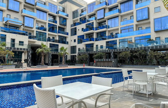 WelHome - Prime 1BR Apartment at Oia Residence - Photo 33