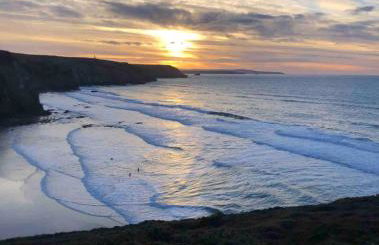 Cornwall Shepherds Hut - Hot Tub & Cosy Log Burner - Photo 11