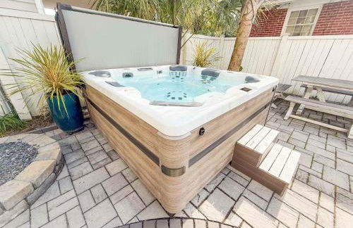 Charming Secluded Courtyard - 1 BLOCK TO KING - Foto 20