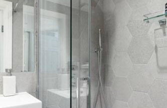 Decompress at a Serene Studio in Classic Townhouse - Foto 14