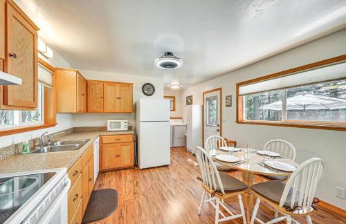 Peaceful Eureka Getaway - 1 Mi to Glen Lake! - Foto 9