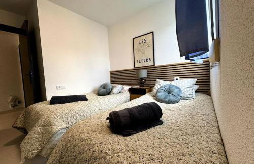 Luxury 2-Bed Marina Apartment - Photo 10