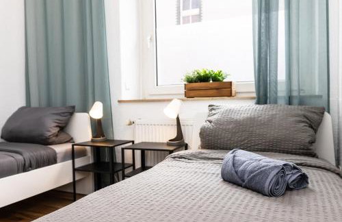 CosyHomes24 - Centrally with top traffic connection and balcony - UN01 - Foto 4