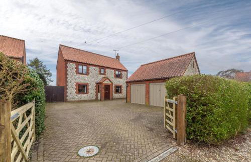 Saltmarshes - Photo 2